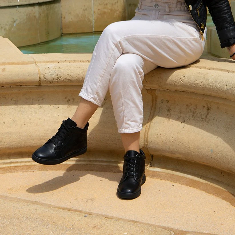 Women's Lea Sneaker - Image 6